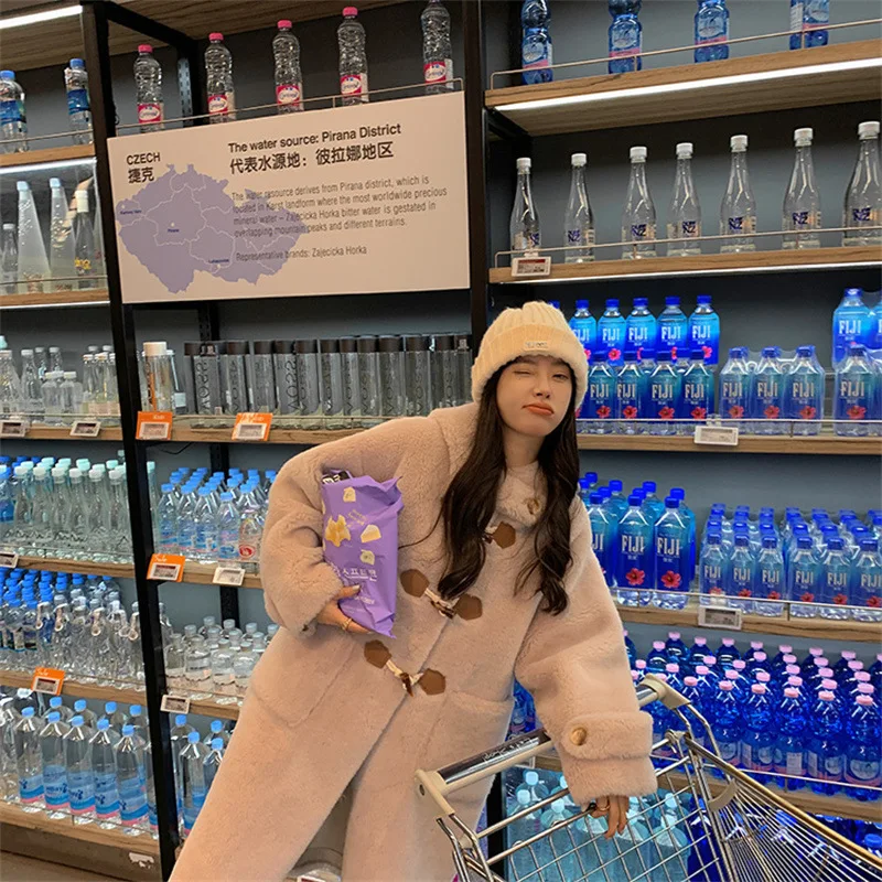 2024 Haining Winter New Bull Horn Пряжка из овечьей шерсти с капюшоном флиса и меха со