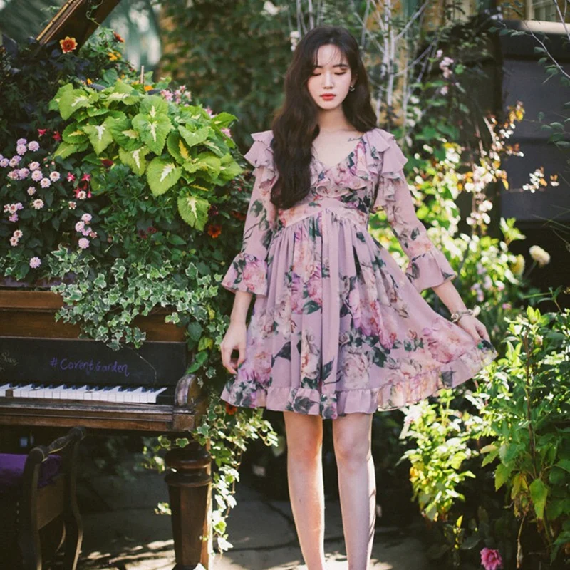 

Женское шифоновое платье с цветочным принтом, V-образным вырезом и оборками