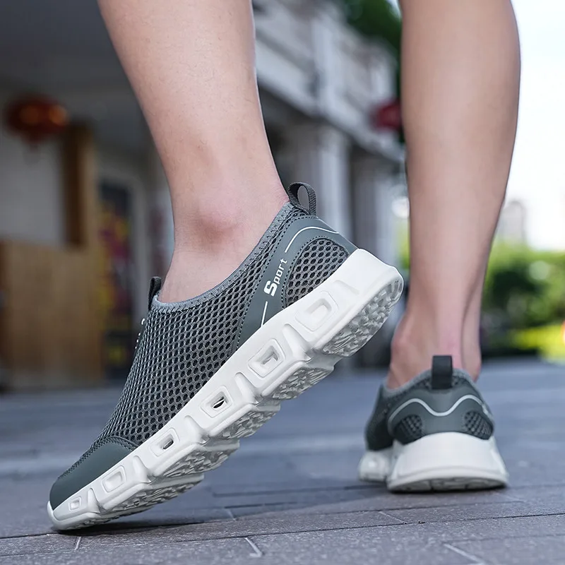Large Size 36-48 Summer Mesh Slip-on Unisex Running Shoes Breathable Light Men's Running Sneakers Comfortable Women Sports Shoes