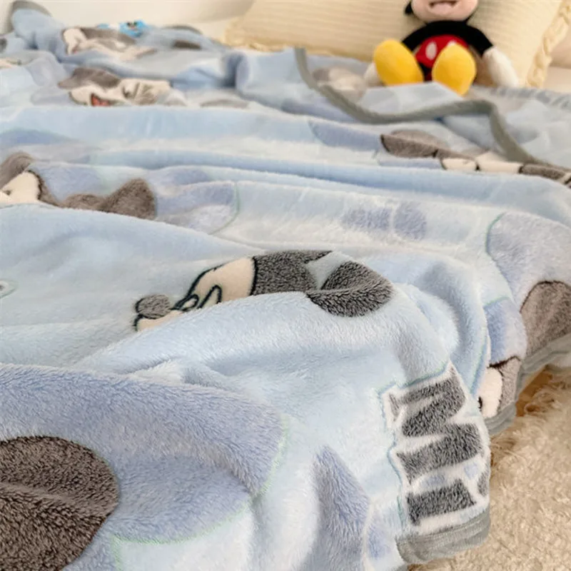 Новое плюшевое одеяло для путешествий и кемпинга с Микки Маусом