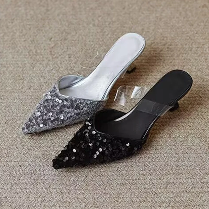 

Женские туфли-лодочки на низком каблуке, с острым носком