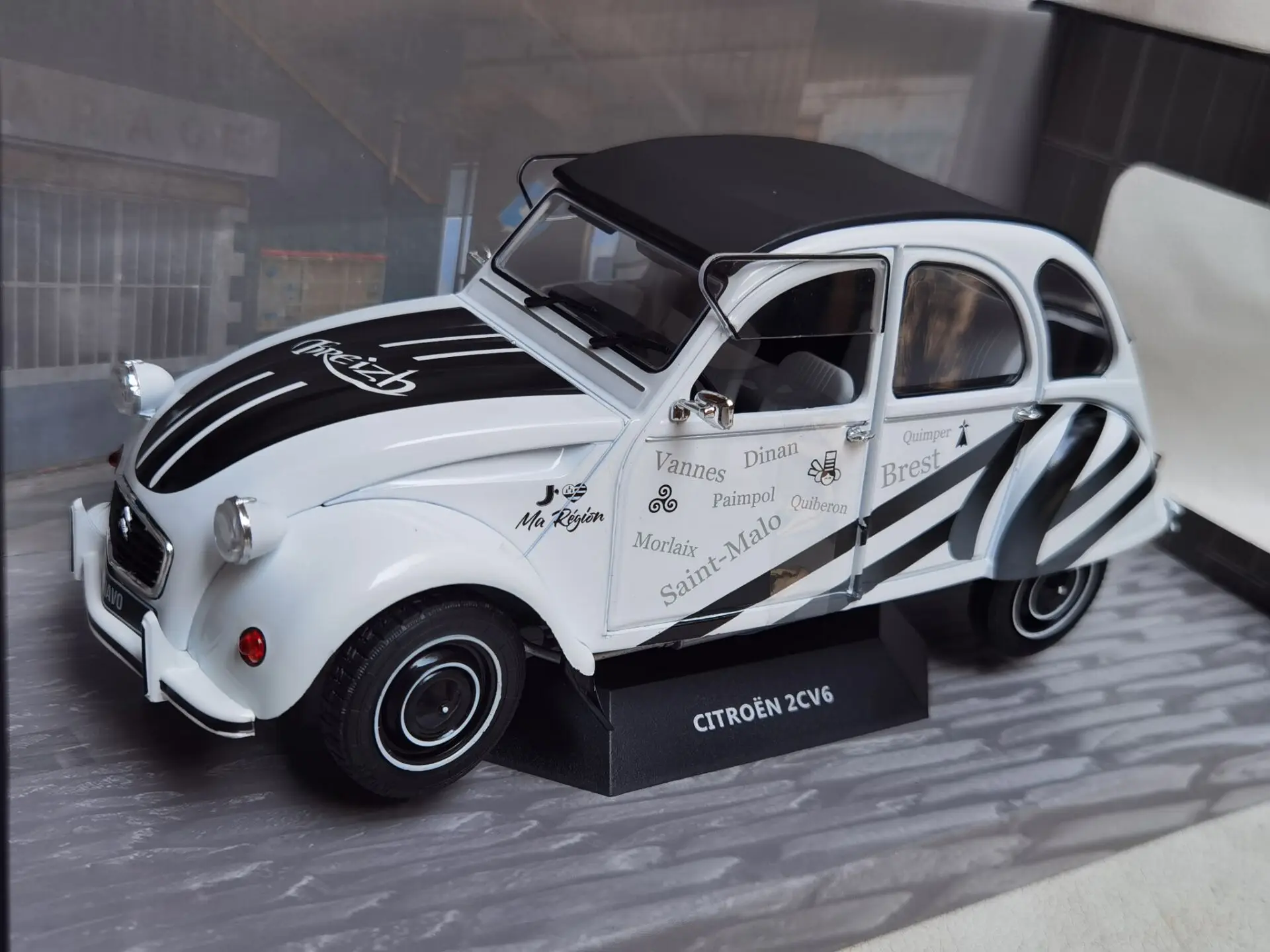 Фото Литой под давлением SOLIDO S масштаб 1:18 CITROEN 2CV6 1982, модель автомобиля из сплава, Коллекционная игрушка, подарок, сувенир, украшение для дисплея №1