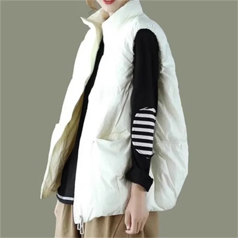 Женский пуховой жилет новинка зимы 2024 свободная утепленная майка на белом утином