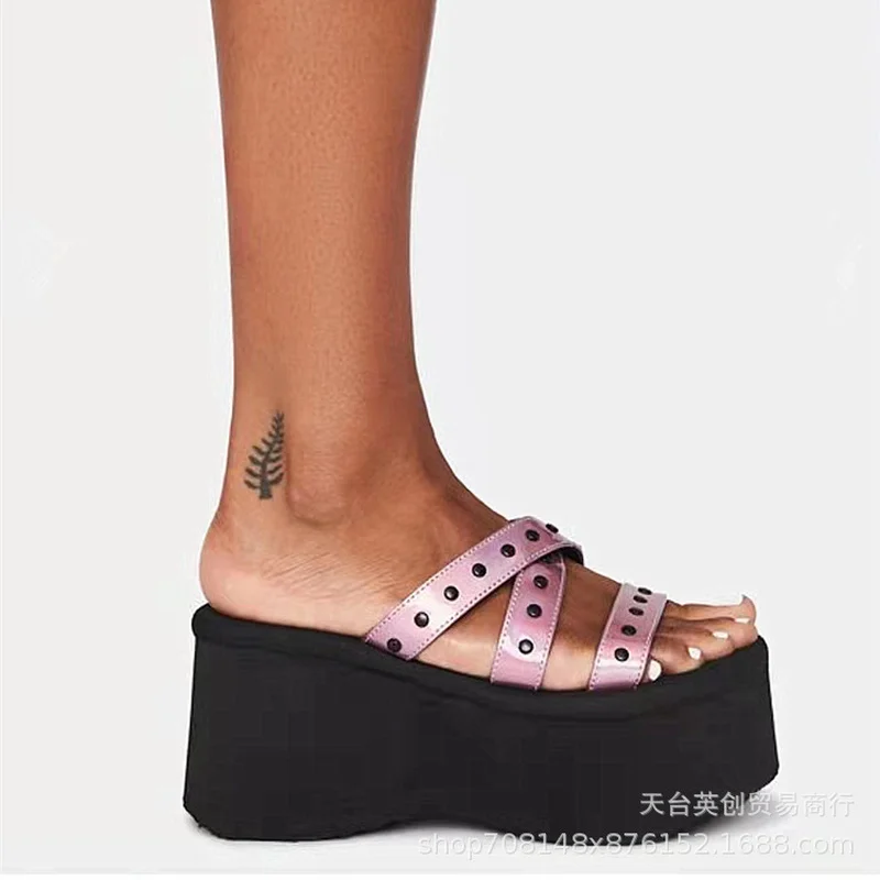 Summer 2022 Platform Wedges Fashion Coth Slippers Hot Women's Metal Rivet Design Sandals for Women Narrow Band Shoes Women