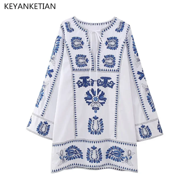 

Свободное мини-платье трапециевидной формы KEYANKETIAN, платье с круглым вырезом, Расклешенным рукавом и вышивкой из фарфора, голубого и белого цветов