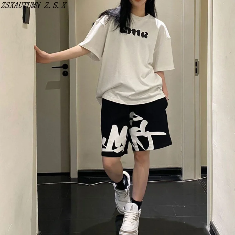 

Шорты женские спортивные с широкими штанинами в стиле хип-хоп