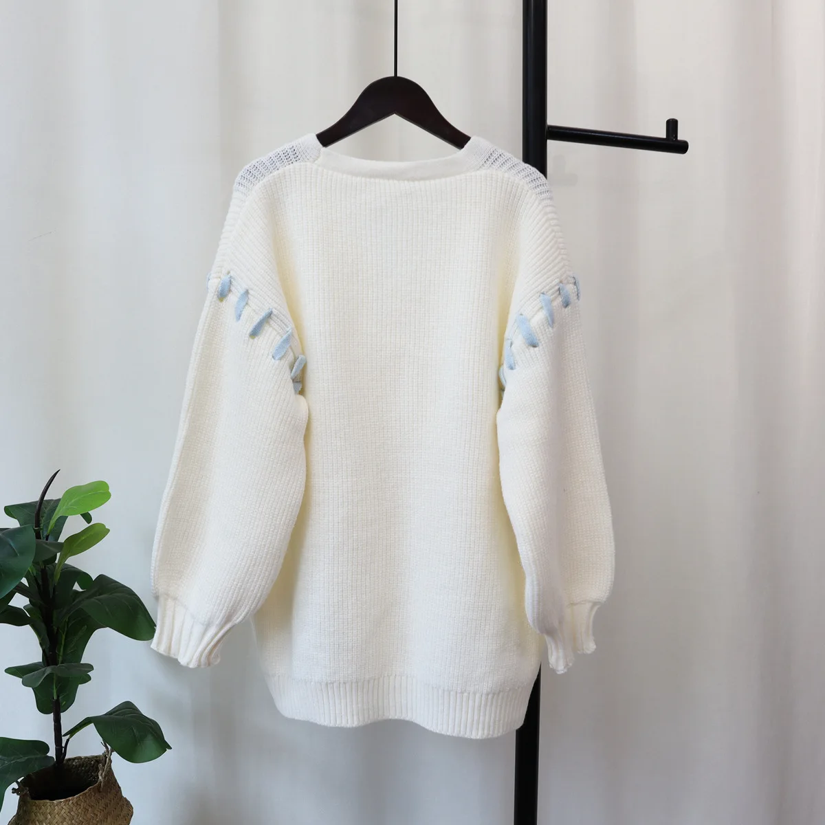 

Женский вязаный кардиган с длинными рукавами, свободный свитер на пуговицах с вышивкой в виде сердца, модная уличная одежда, теплая Дамская куртка на осень