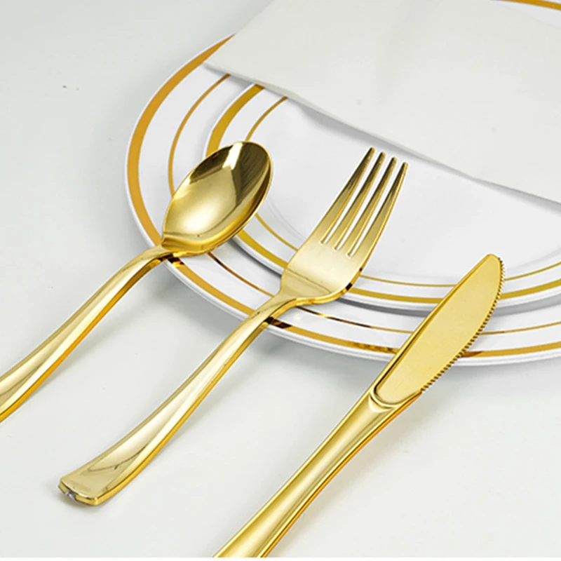 1 комплект, Золотые пластиковые столовые приборы, обернутые вилками, ножами, ложками, белыми салфетками