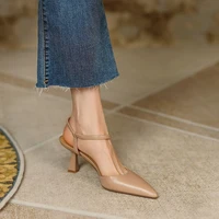 Босоножки женские летние из натуральной кожи на тонком каблуке с острым носком