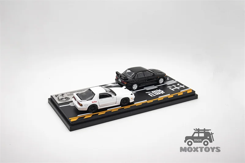 Литая модель автомобиля для моделей Mazda RX7 FC3S + CE9A 1:64