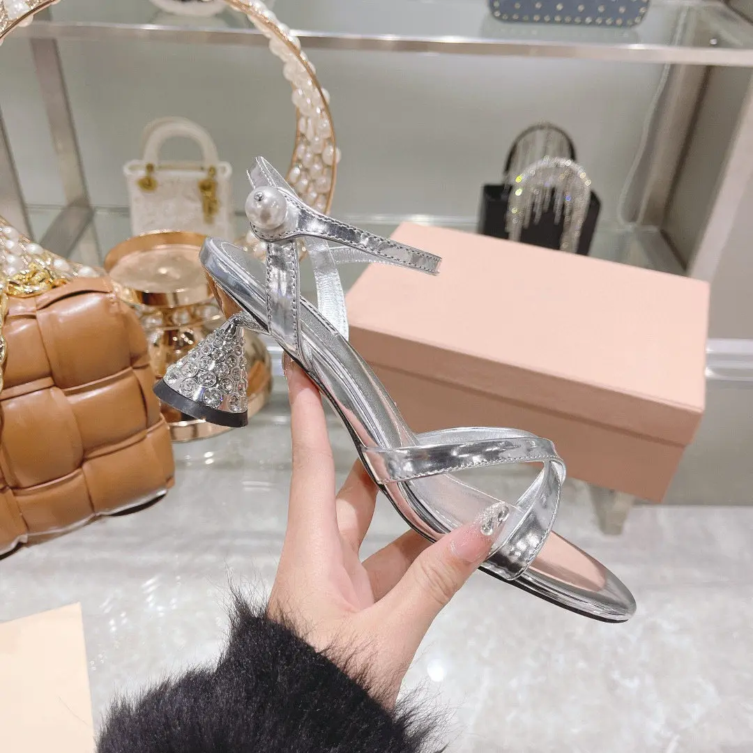 

Повседневные дизайнерские привлекательные женские модные туфли из натуральной кожи на ремешках сандалии на высоком каблуке