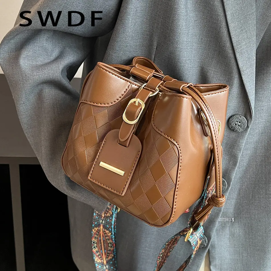 

Lingge Pattern Small PU Leather Women's Bucket Sling Crossbody Bags 2022 Fall Luxury Designer Shoulder Bag Fashion Tassel Totes