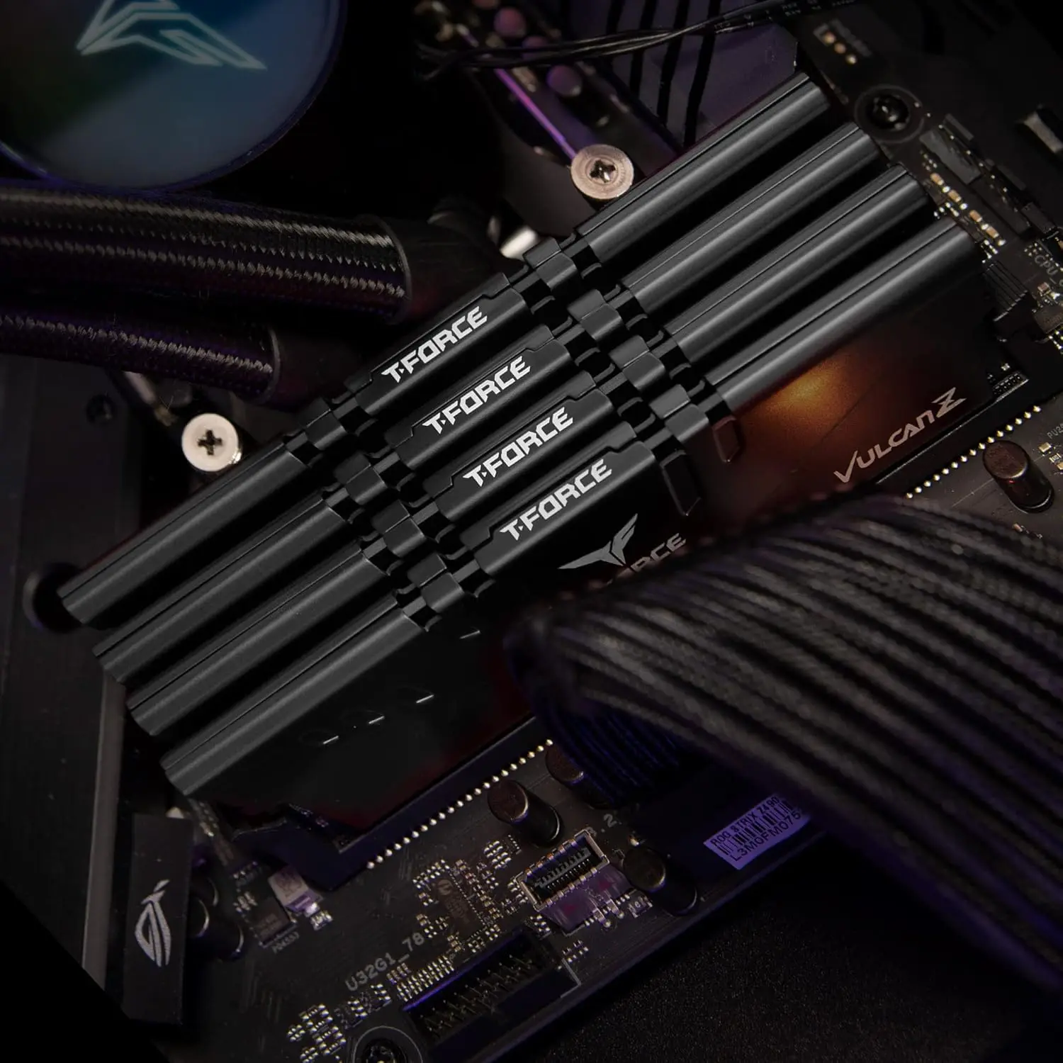 TEAMGROUP T-Force Vulcan Z DDR4 2x8 ГБ/2x16 ГБ 3200 МГц (PC4-25600) CL16 Модуль памяти для настольных ПК Ram