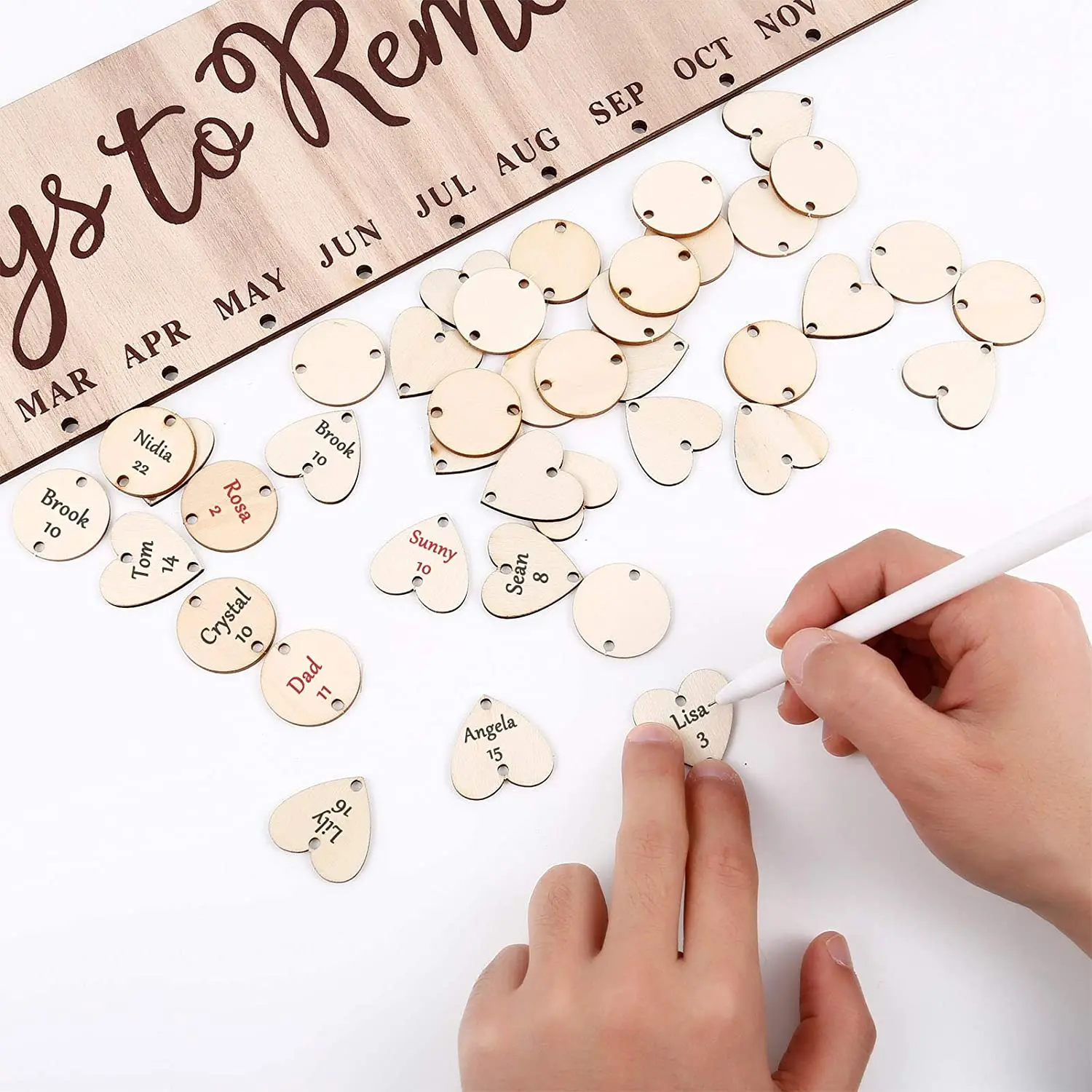 Деревянный календарь напоминание на день рождения настенный подвесной с бирками