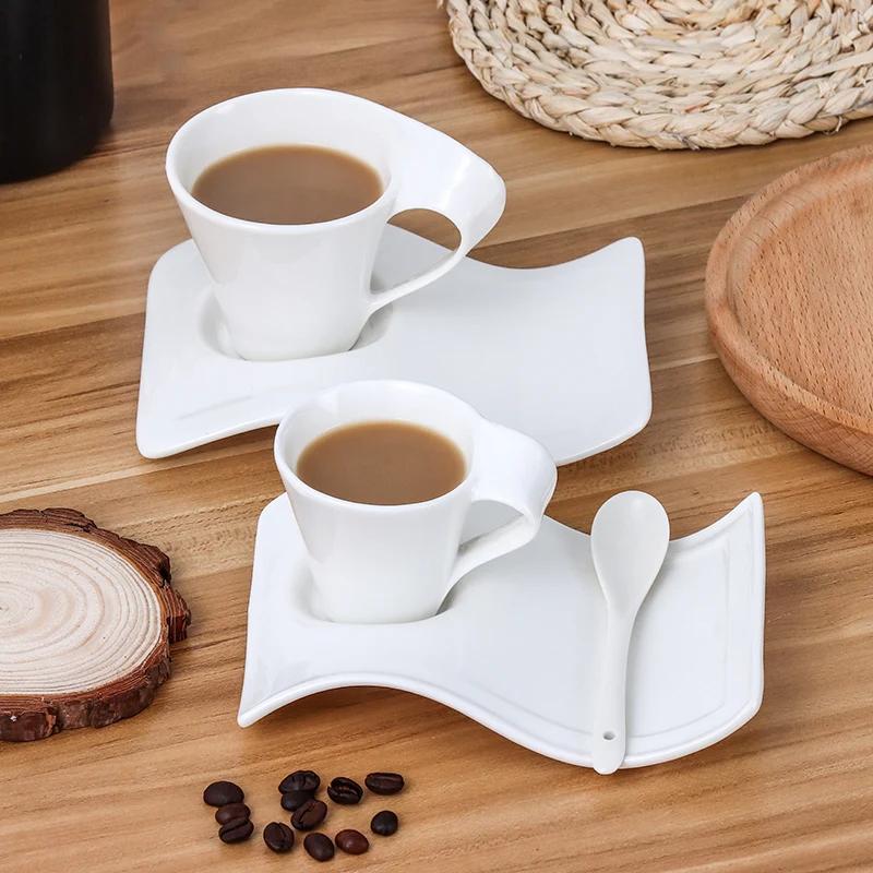 

Фарфоровая кофейная чашка и блюдца в европейском стиле, белая керамическая кружка 90 мл/130 мл/мл, 0 мл, кофейная чашка, десертная кружка для зав...