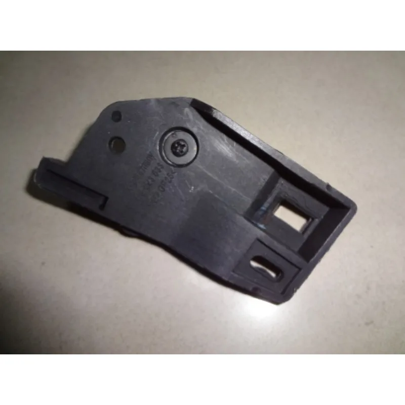 Для VW Bora 2008-2016 гг. кронштейн ручки открывания капота основание 1J1 823 633 A 1J 1823633 633A