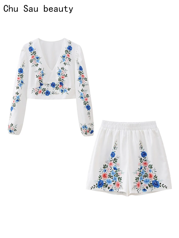 

Женский костюм-двойка с цветочным принтом, блузка с V-образным вырезом и шорты на резинке