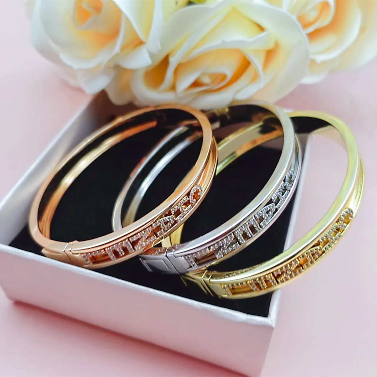 

New Fashion Letter Earring Gold and Silver Simple Pearl Hairpin Brooch Stainless Steel Artificial Diamond Bracelet Jewelry Women