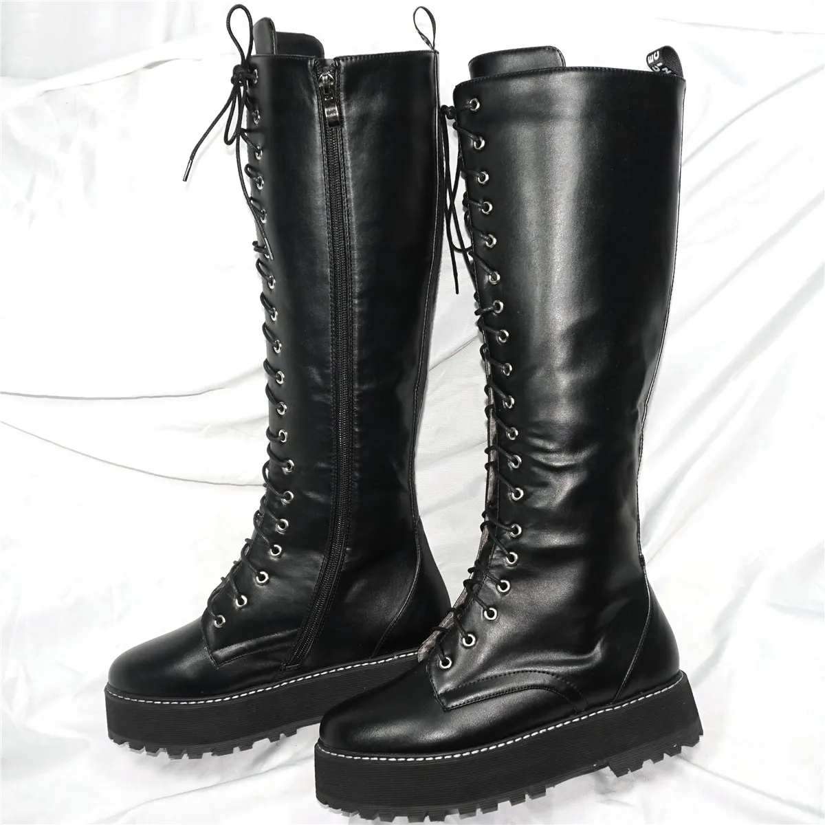 Зимние теплые туфли-оксфорды женская обувь из лакированной кожи на шнуровке