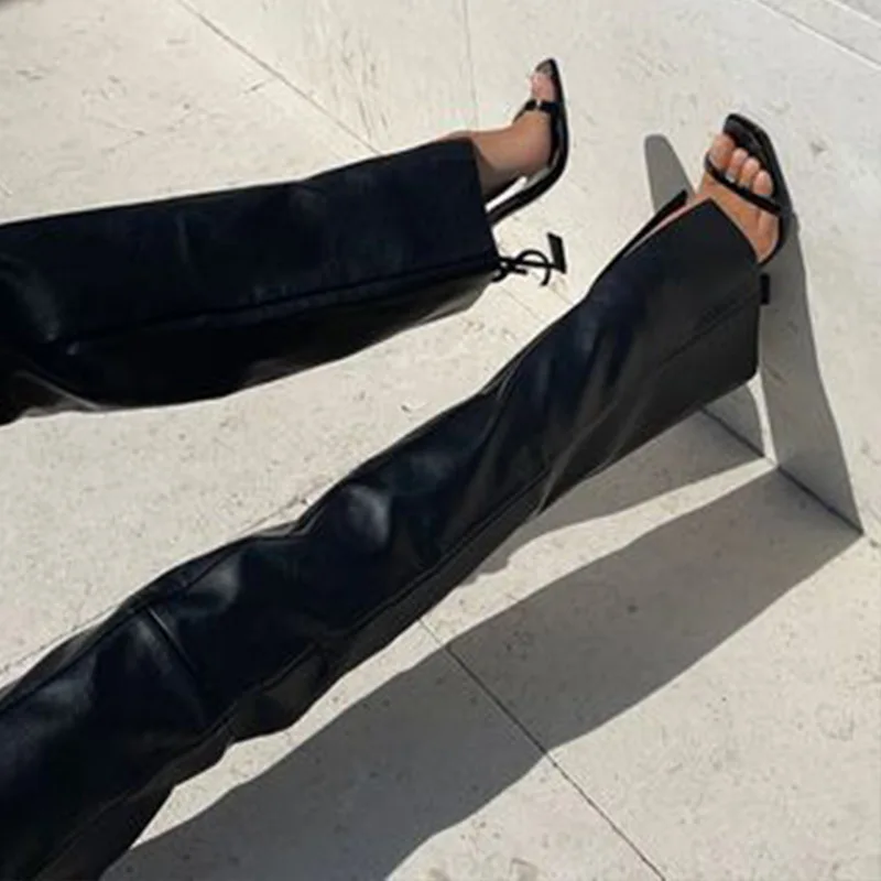 Рисунок 4 - Модные черные свободные прямые