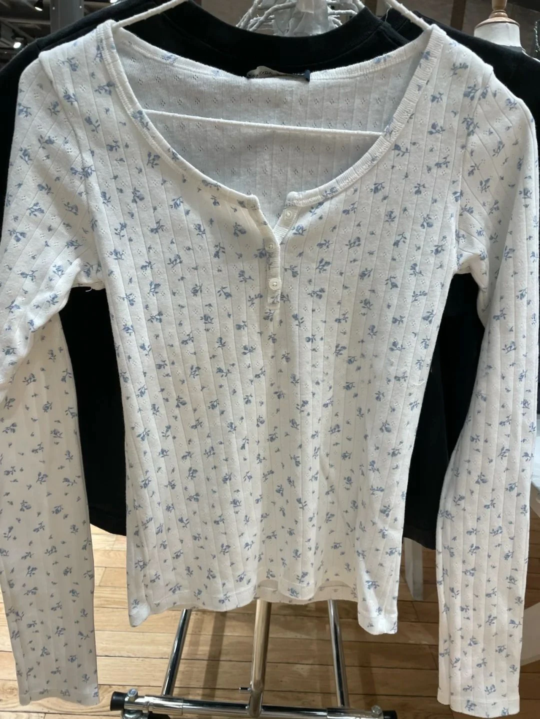 Футболка с длинными рукавами и пуговицами цветочным принтом комплект шортами