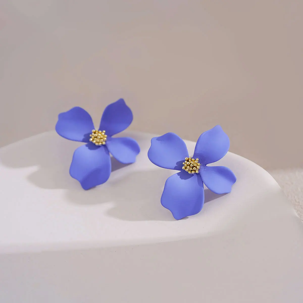 

Periwinkle Blue Earrings Special Design Sense Tulip Earrings Niche High-end Blue Purple Retro Gentle Earrings