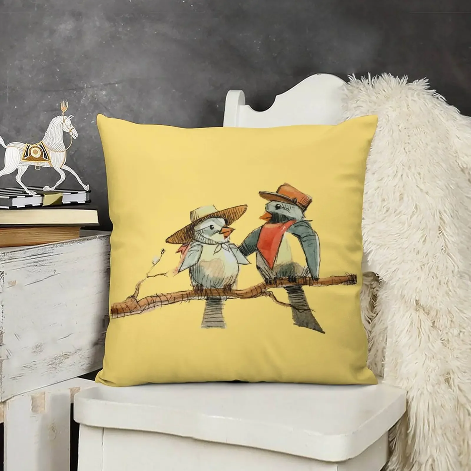 Печатная декоративная подушка Courtship из полиэстера