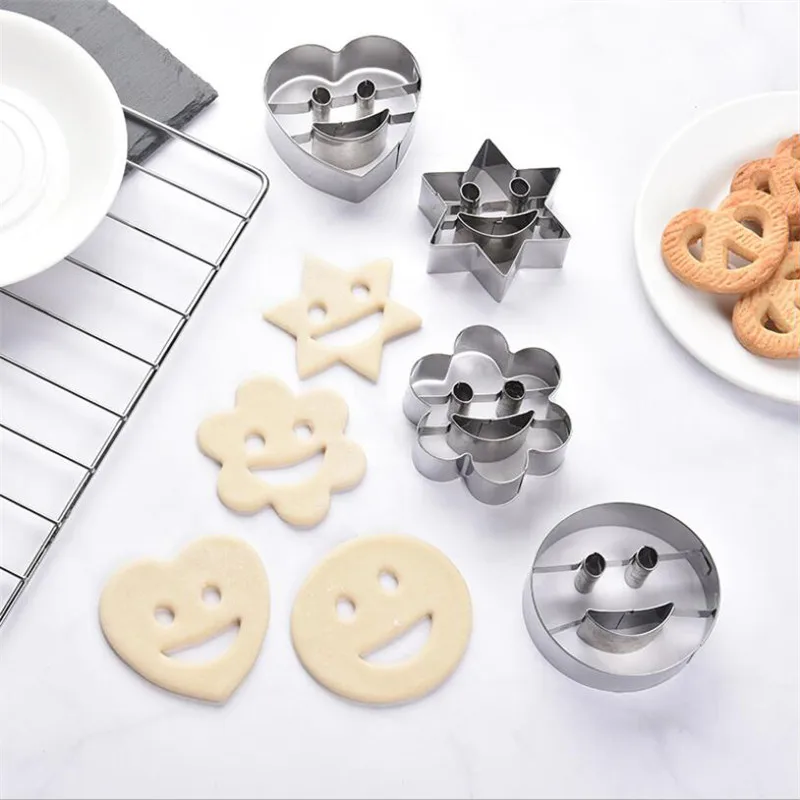 

4 Piece Smiley Stainless Steel Cookie Cutter Biscuit Mold Fondant Cake Mold Baking Tools Sugar Biscuit Mold