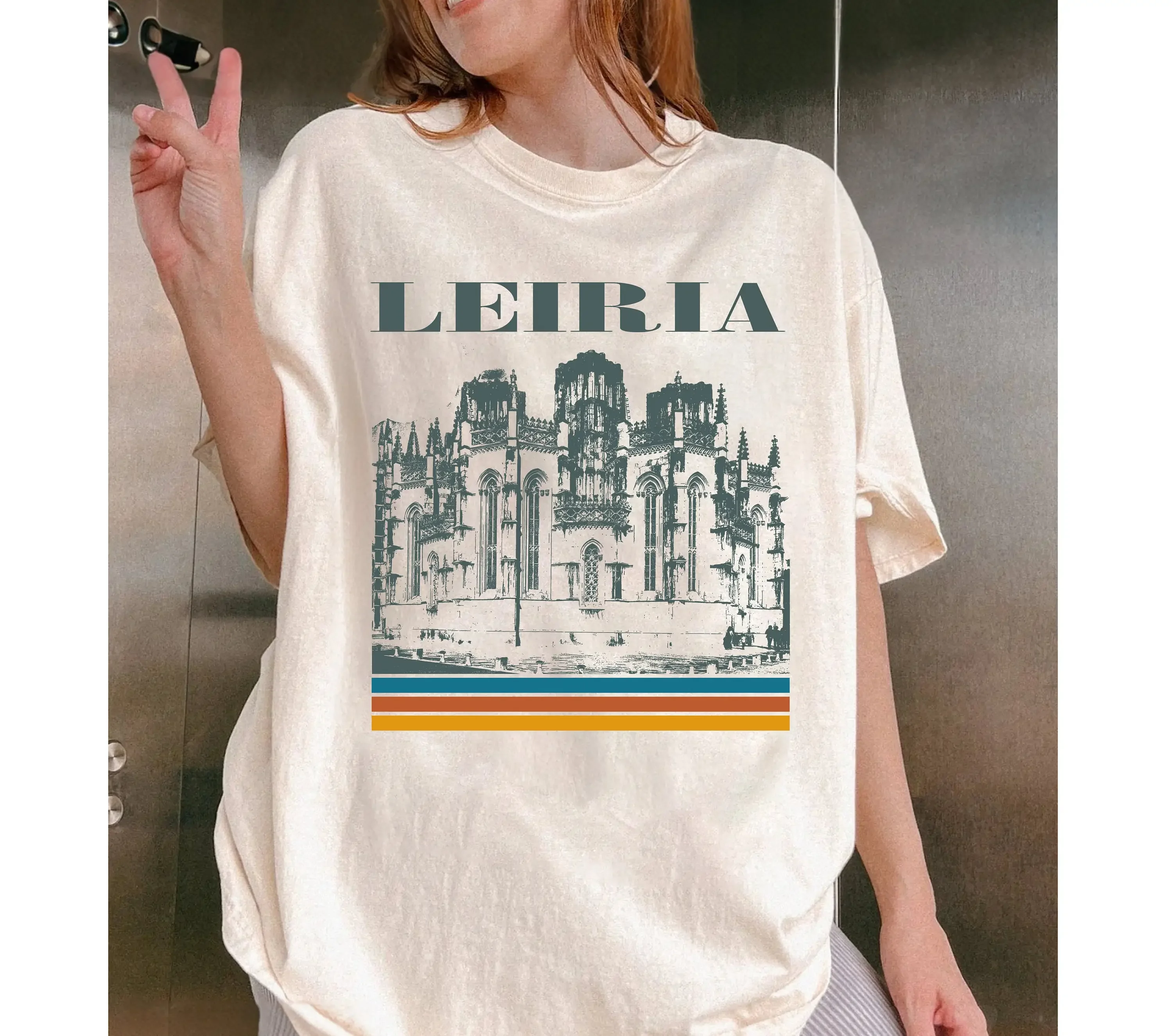 Футболка Leiria Португалия путешествия винтаж ретро средний век минимализм