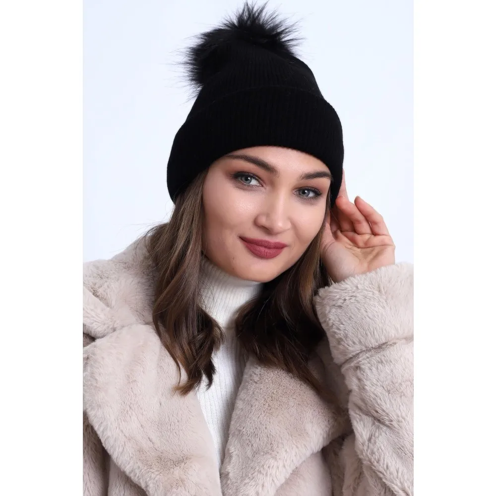 

Dorlie Women Black Pompom Beanie