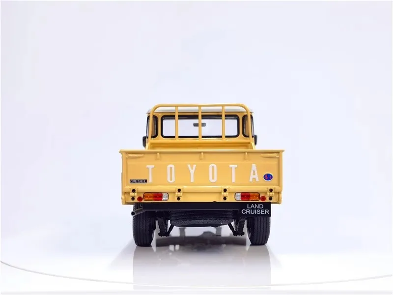 Модель автомобиля KYOSHO 1/18 Toyota Land Cruiser LC40 пикап модель имитация комнаты из сплава