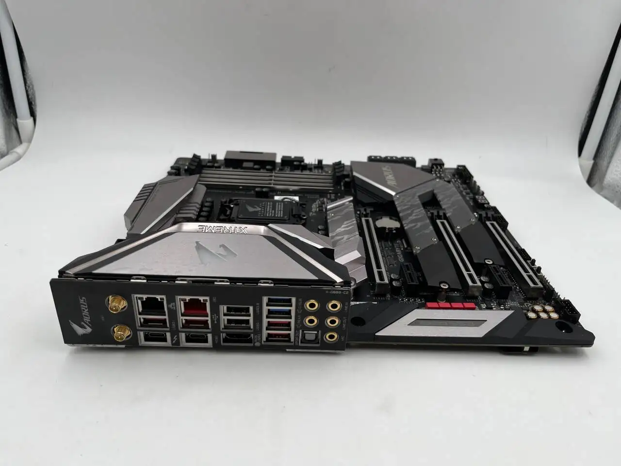 Материнская плата LGA1151 4 × DDR4 128 ГБ E-ATX 6 ×SATA Z390 AORUS XTREME