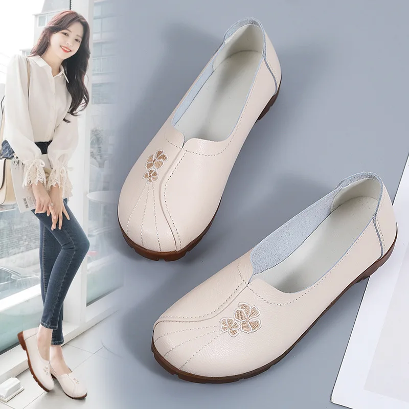 

Moccasins Womens Cutouts Breathable Sandals Summer Casual Shoes Female Genuine Leather Flats Loafers Mother Shoes