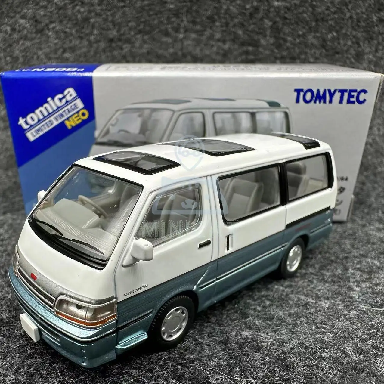 TAKARA TOMY Tomytec 1:64 TLV LV-N208d Toyota Hiace Minivan модель сжатия из сине-белого сплава игрушка для