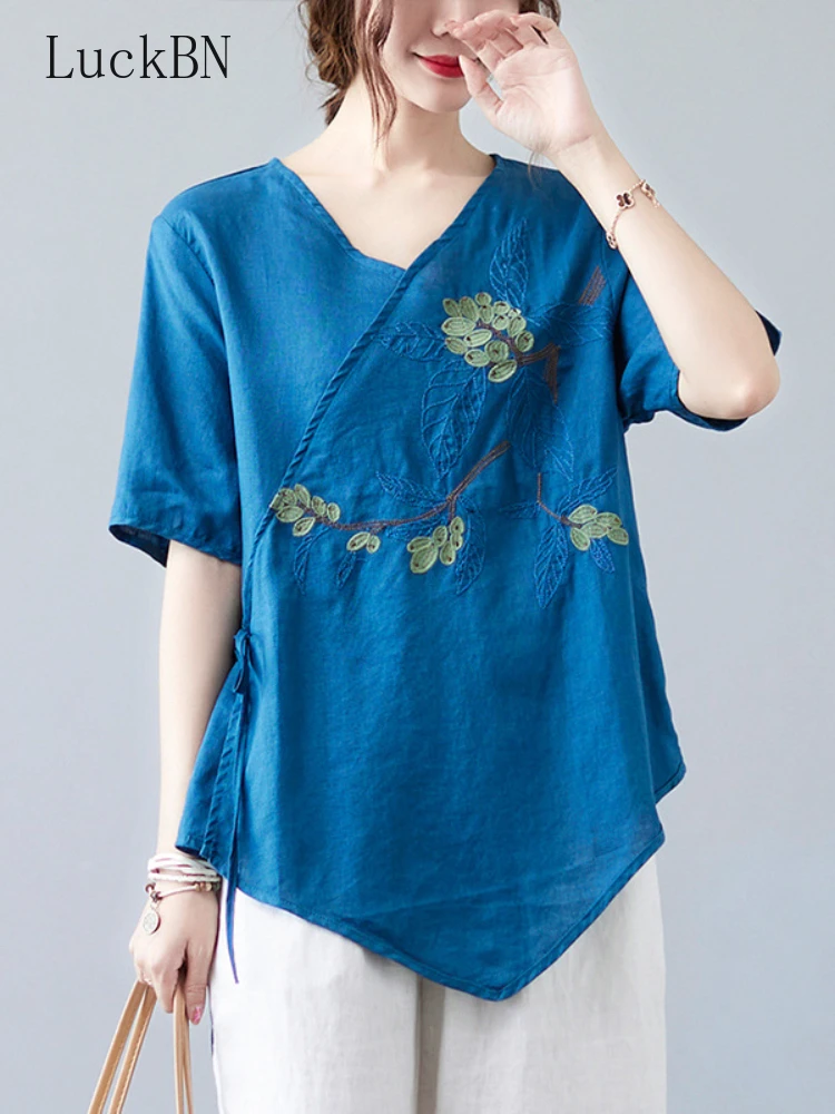 

Женская винтажная рубашка с вышивкой, Свободный Топ с V-образным вырезом, кружевные хлопковые льняные короткие блузки с коротким рукавом, Ле...