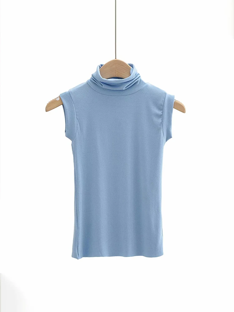 Женская футболка без рукавов с высоким воротом и рулонным вырезом