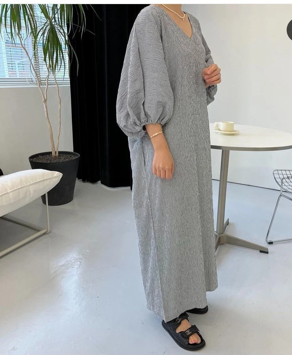 

Korean Slim Lantern Sleeve Design Long Dress Minimalist Dress Loose Casual Maxi Dress