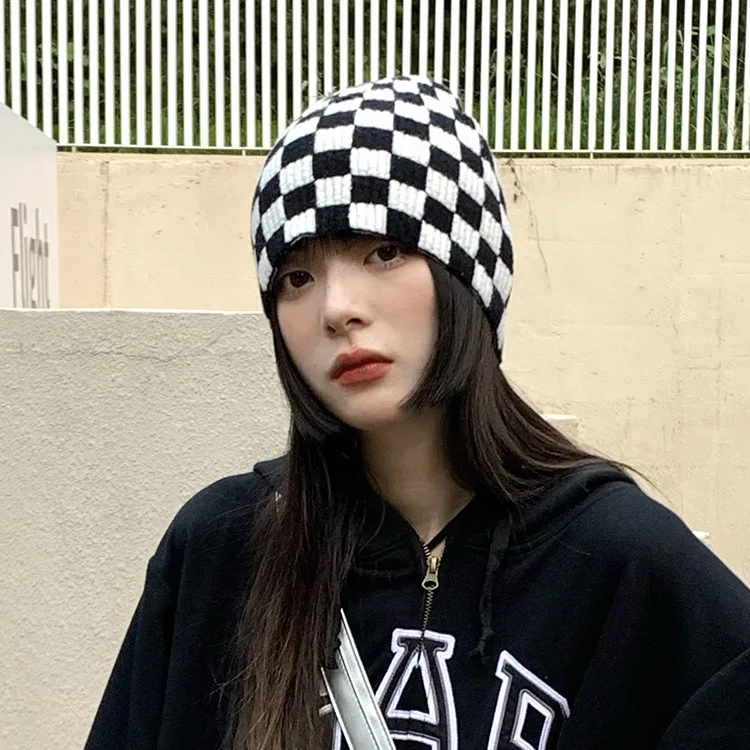 

Women's Autumn Winter Japanese Black and White Plaid Knitted Hat Thin Checkerboard Skull Hat Street Casual Beanie Gorras Hombre