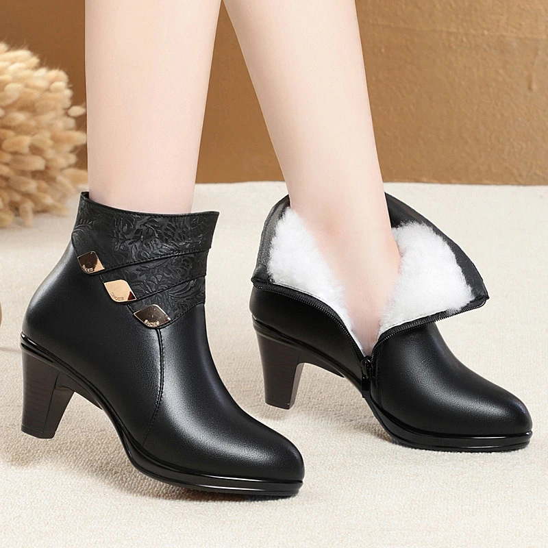 AIYUQI Women's Winter Boots 2023 New Genuine Leather Dress Women Boots Fashion Mid-heel Wool Warm Women's Ankle Boots