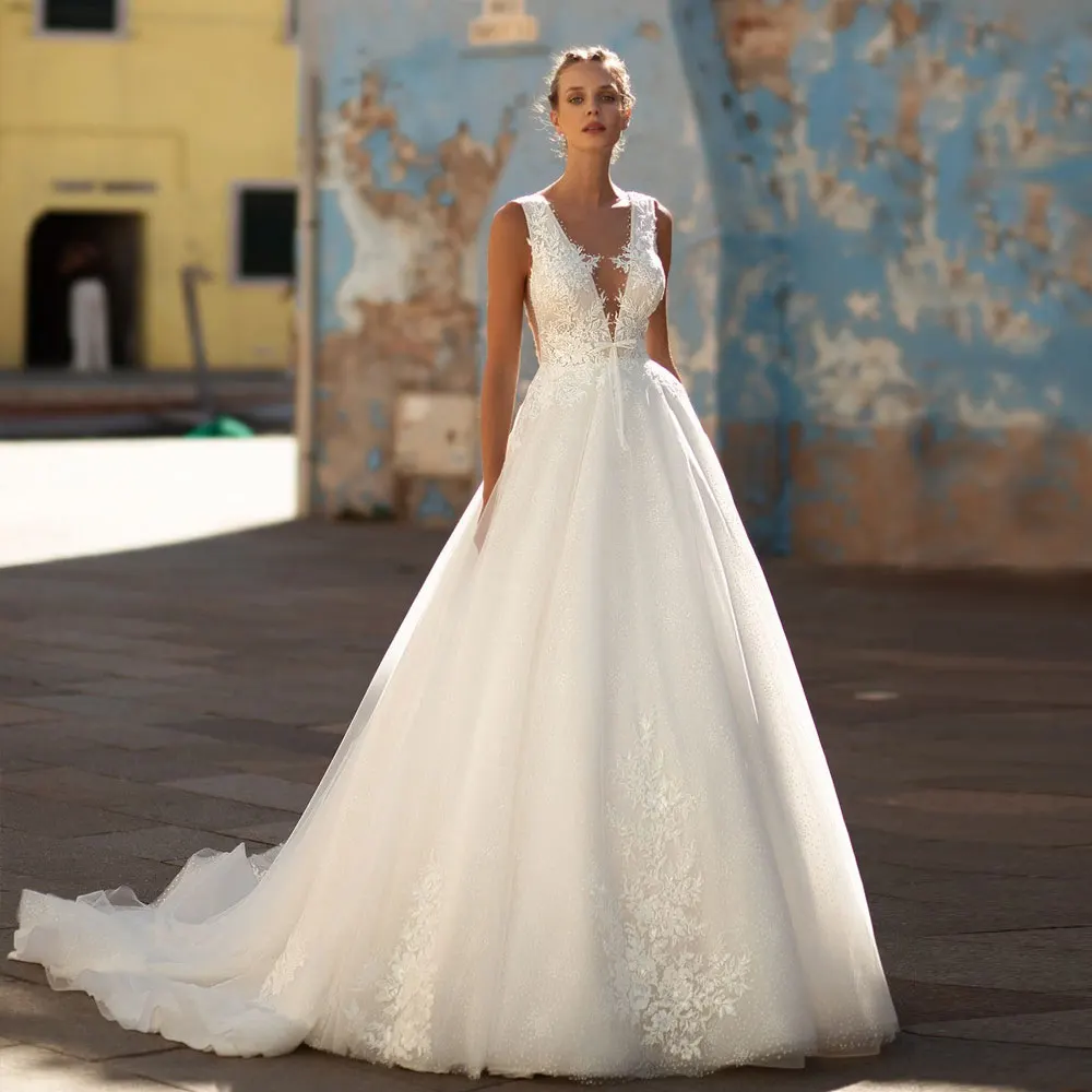 

Romantic V Neck Wedding Dress 2023 Bridal Gown Lace Applique Backless Chapel Train A Line Bride Formal Party Wear White Ivory