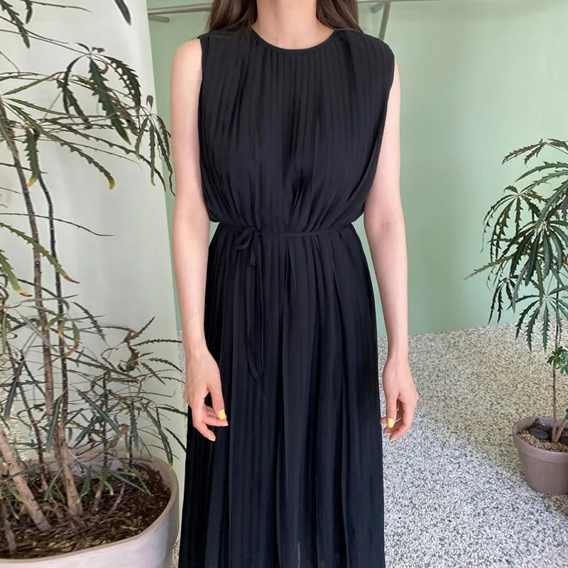 

Simple Retro Loose Pleated Dress Women Round Neck Sleeveless Long Maxi Dress Female Korean Solid Slim Lace Up Clothing Summer