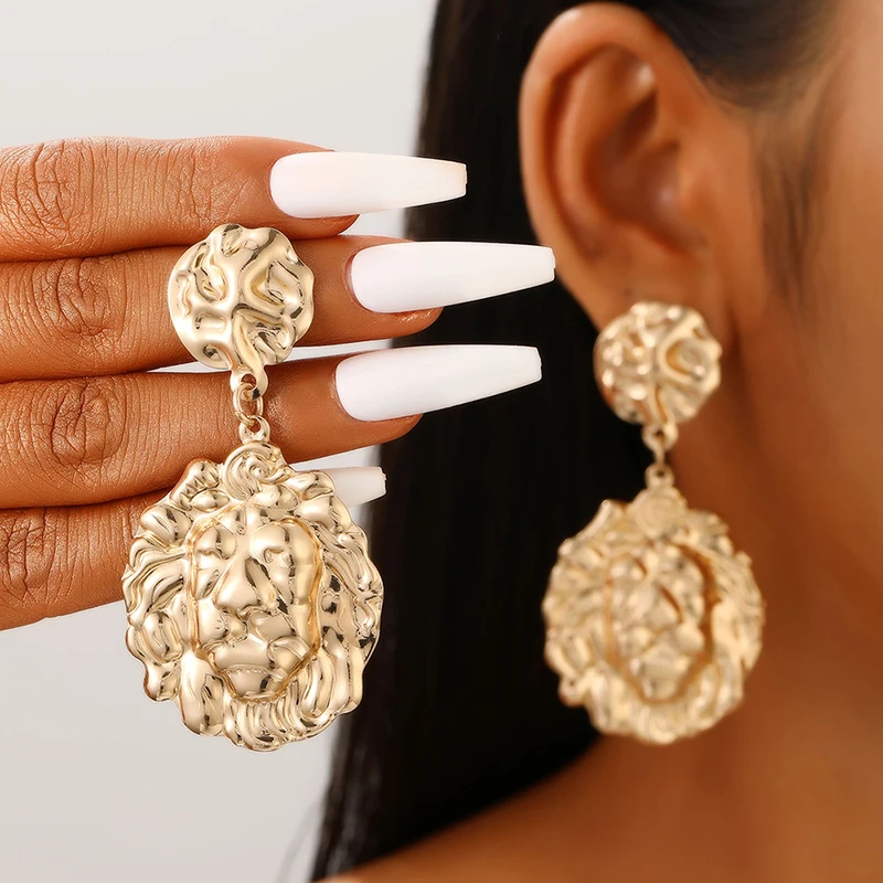 Очаровательные серьги-гвоздики в стиле ретро с волнистыми подсолнухами и