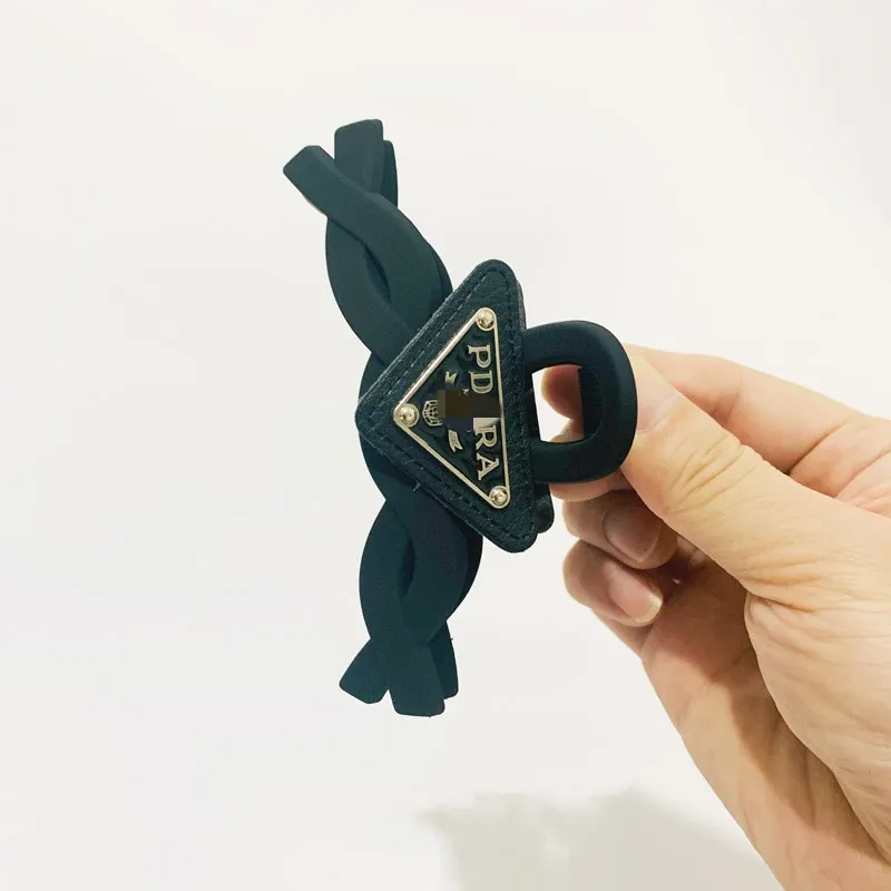 

Black Tide Brand Triangle Grip Hairpin, Big Shark Grip Hairpin, High Sense Headwear, Hair Accessories, Female