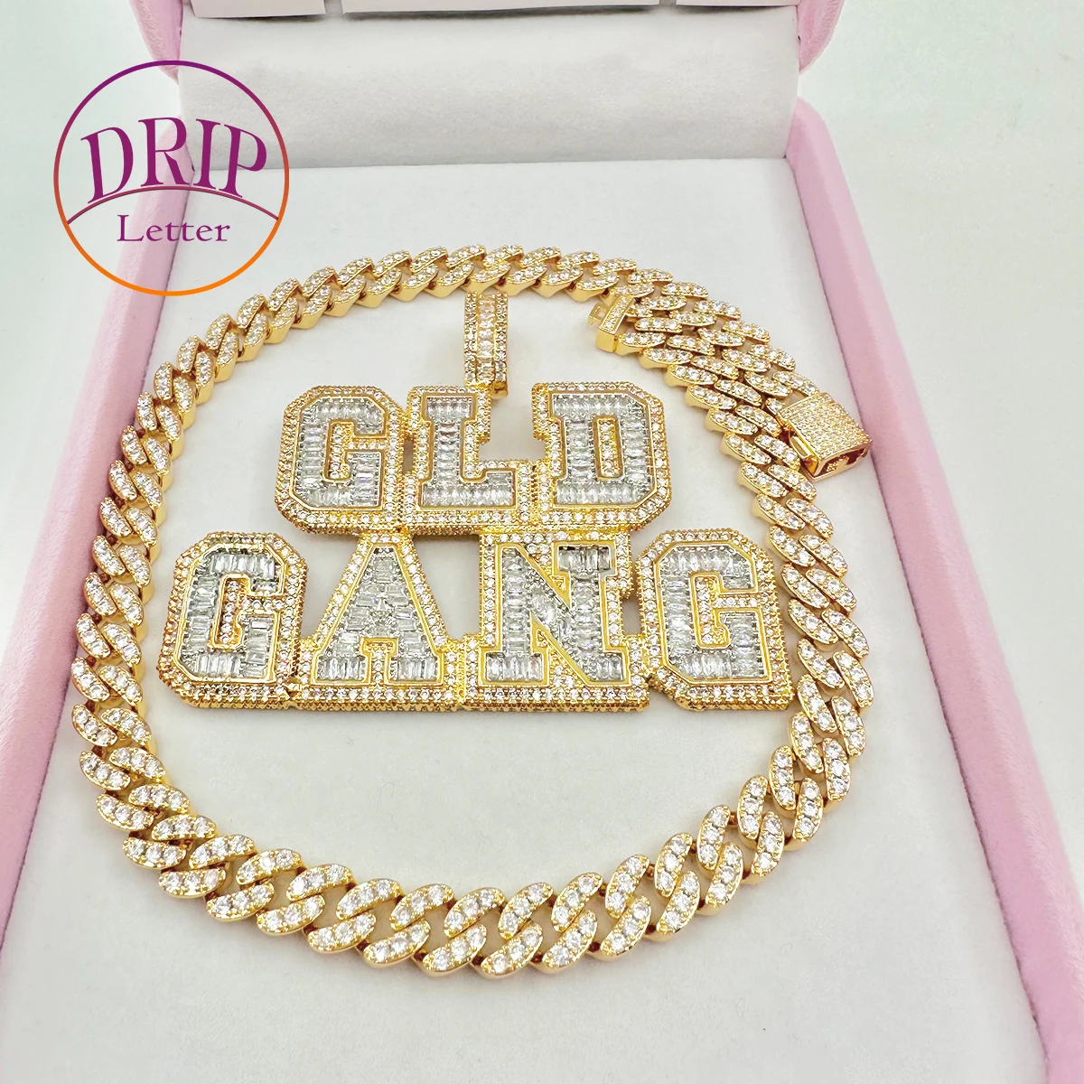 

Drip Letter Two Tone Custom Name Plates Necklace for Men Baguette Iced Out Personalized Pendant Prong Setting Hip Hop Jewelry