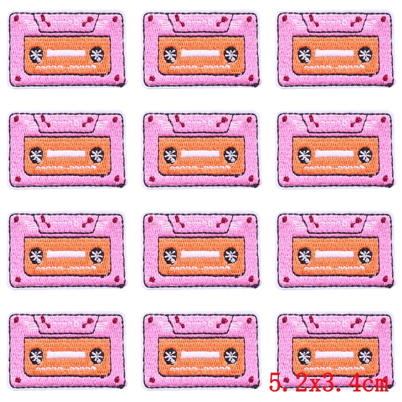 10 шт./партия нашивки с вышивкой в виде РОЗОВОГО СЕРДЦА и букв