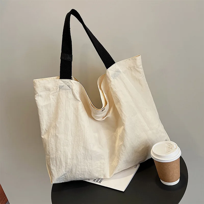 

New Simple Nylon Ladies Casual Commuter Large Capacity Tote Bag Shoulder Tote Bag