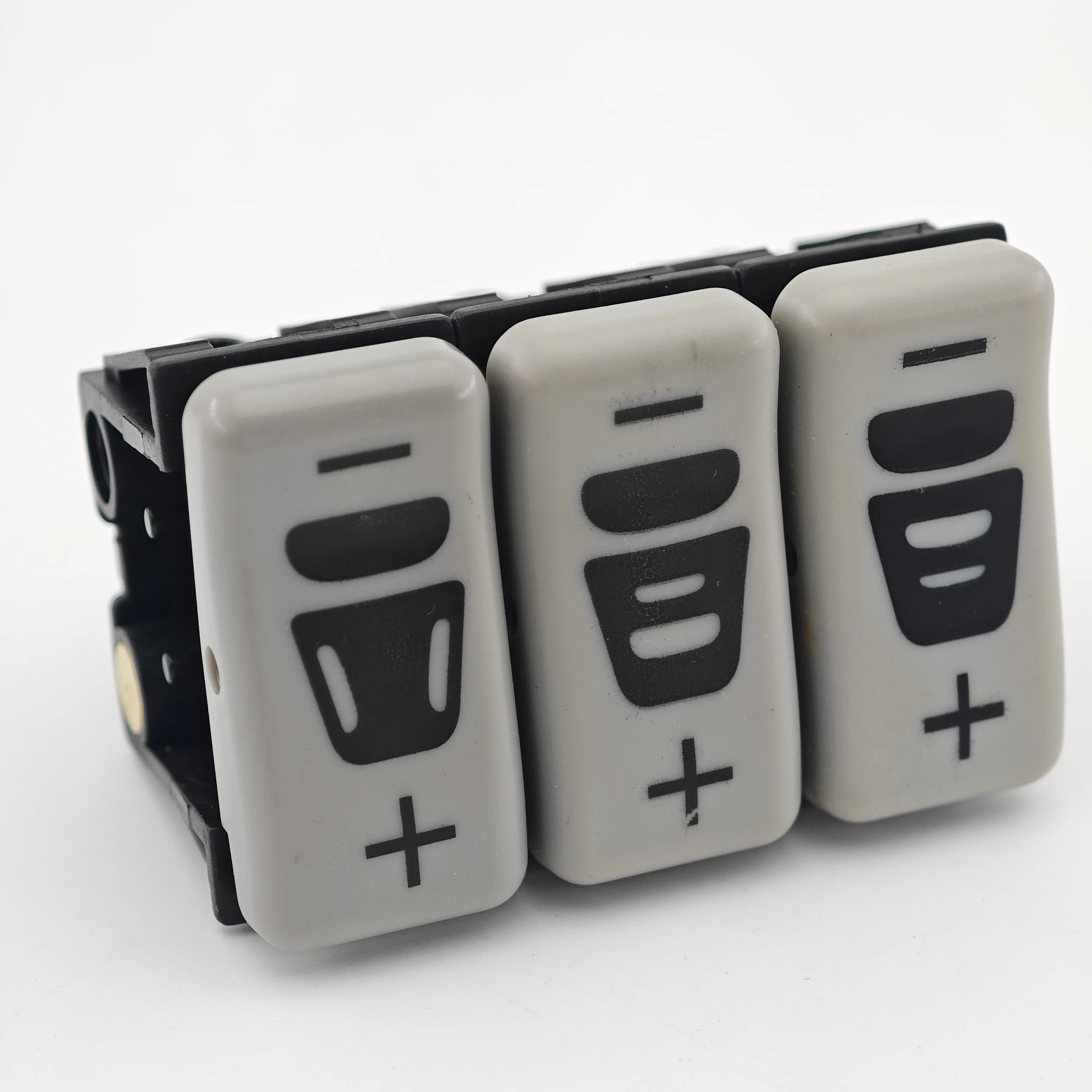 

136985 1140080 A00091983 0019104130 Для Grammer 90.6 Поясничный тройной воздушный регулирующий клапан для переключателя MAN/MERCEDES-BENZ