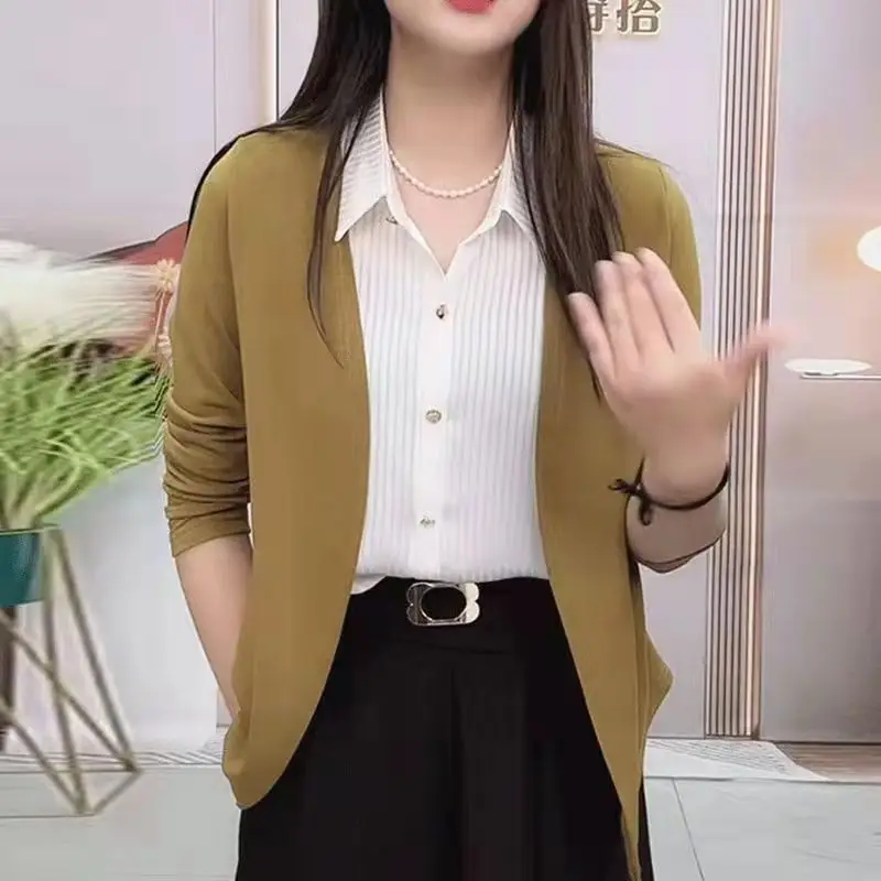 Рисунок 2 - Женская рубашка-поло с имитацией