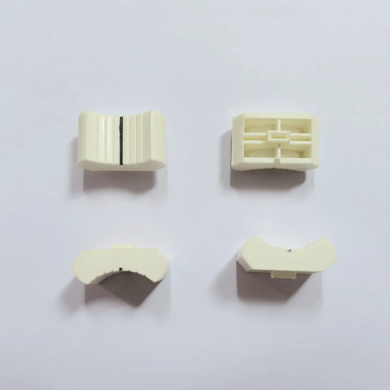 

Оригинальный новый 100%, крышка фейдера для смесителя с узким горлом, ручка потенциометра прямое скольжение, ручка фейдера поворотных столов, отверстие 4 мм (переключатель)