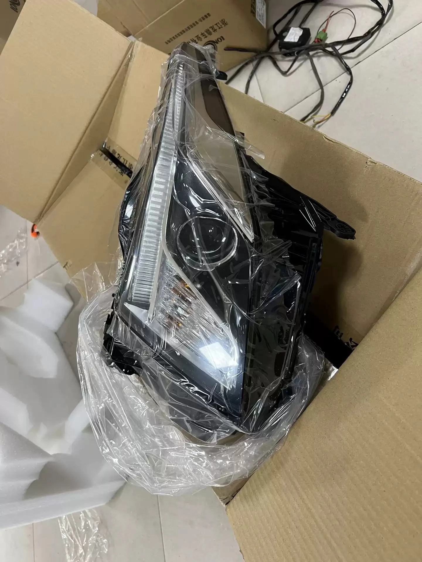 

Car Headlight HeadLamp for Cadillac ats 14-17 DRL Daytime Running Light Turn Signal Angel Eye Projector Lens